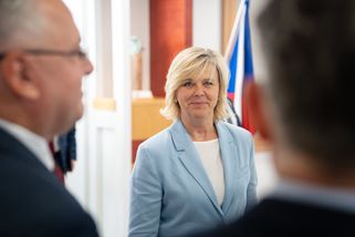 „Máš na to.“ První dáma se rozhodla pomáhat samoživitelkám v právních otázkách